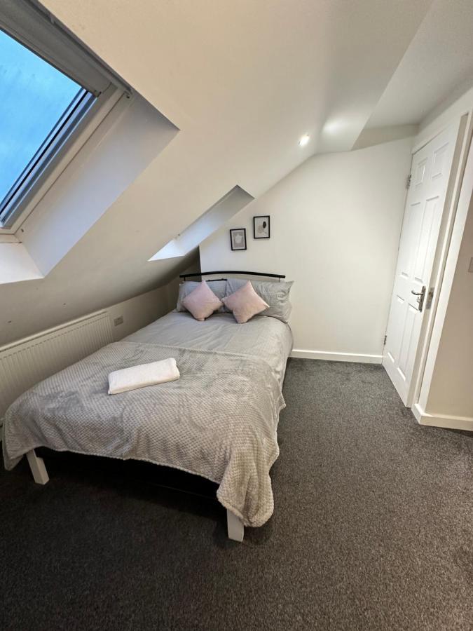 Lovely Town House Room 5 コヴェントリー エクステリア 写真