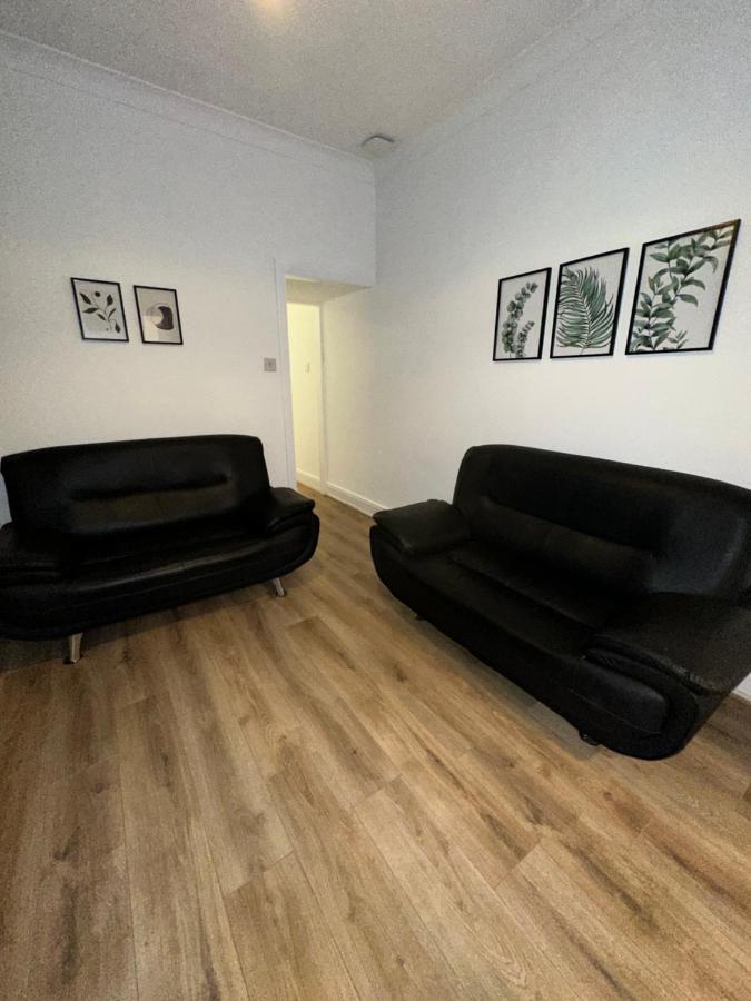 Lovely Town House Room 5 コヴェントリー エクステリア 写真